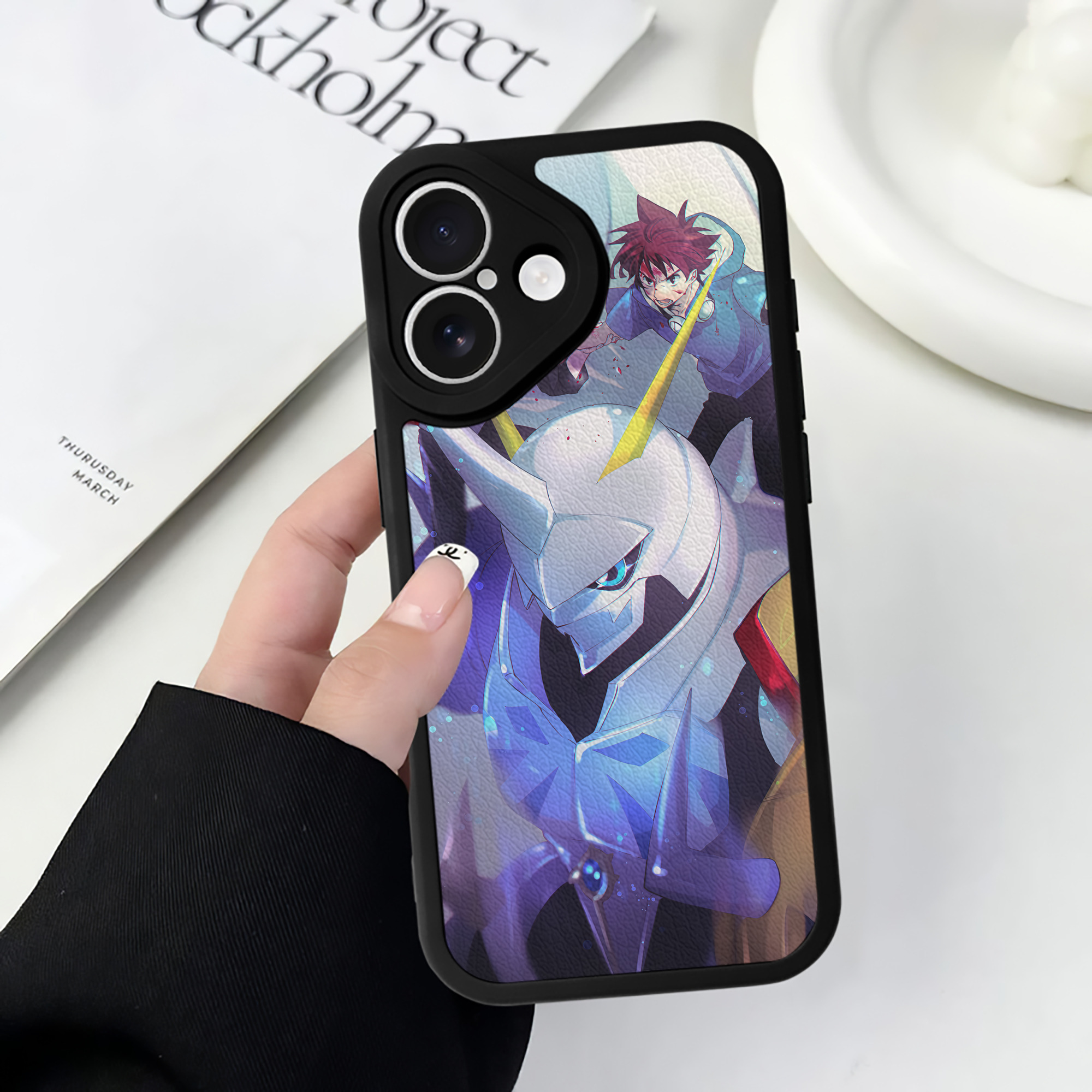 （画像用） Digimon デジタルモンスター/デジモン 【iPhone 16シリーズ対応】シリコンスマホケース（レザー調） 材質：シリコン